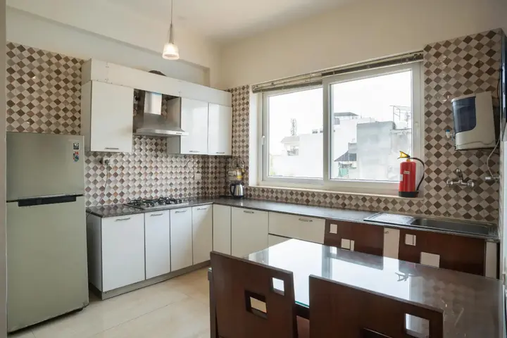 Нойда: OYO Premium Noida Amity