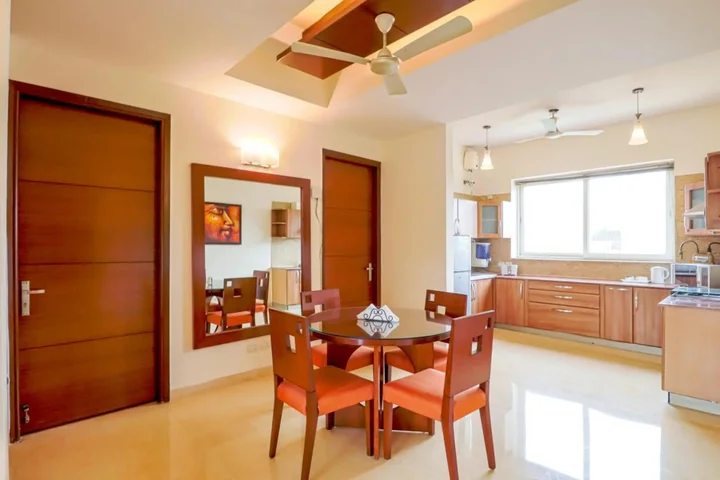 Нойда: OYO Premium Noida Amity