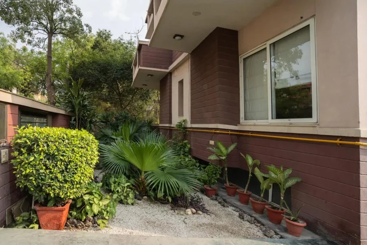 Нойда: OYO Premium Noida Amity