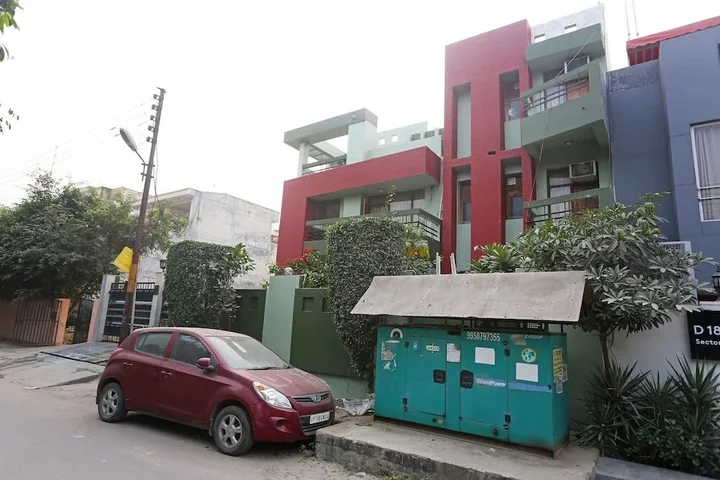 Нойда: OYO Rooms Noida Sector 61