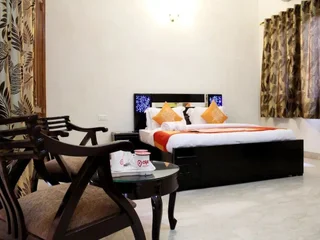 Нойда: Oyo 1450 Hotel Ashray