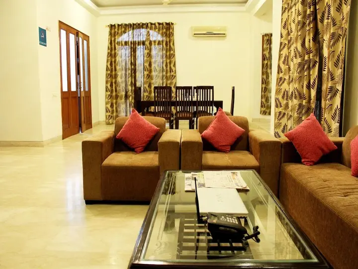 Нойда: Oyo 1450 Hotel Ashray
