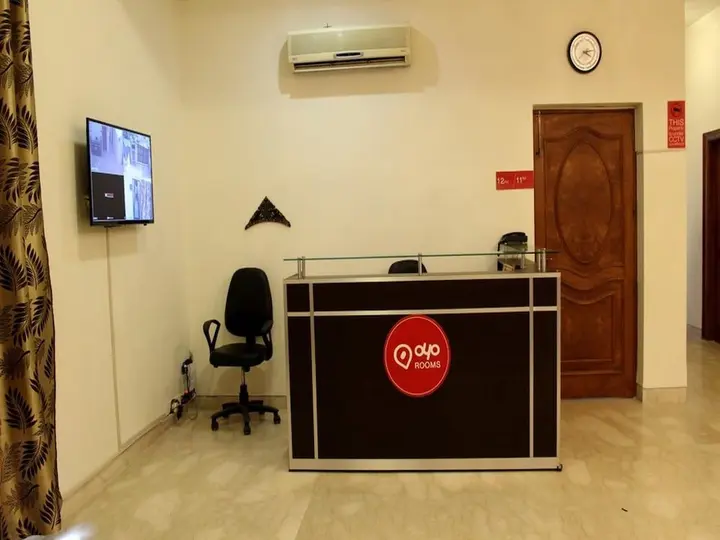 Нойда: Oyo 1450 Hotel Ashray
