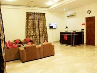 Нойда: Oyo 1450 Hotel Ashray