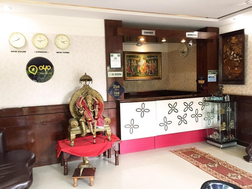 Вриндаван: OYO Premium Bhakti Vedanta Marg