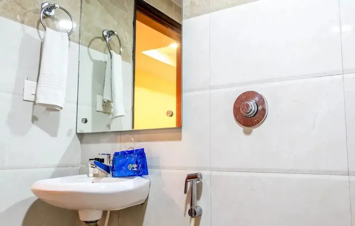 Висакхапатнам: OYO 1594 Hotel Landmark