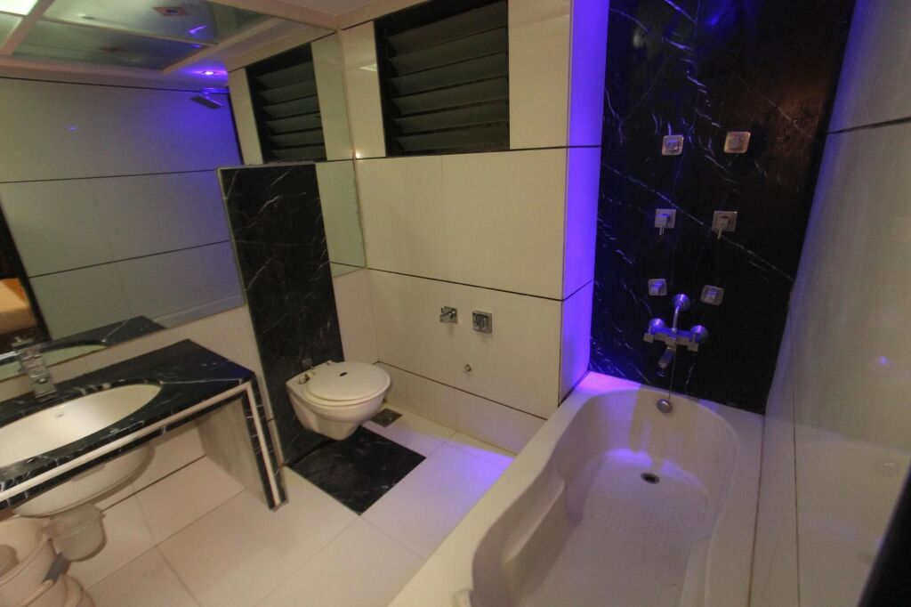 Сурат: OYO Rooms Delhi Gate