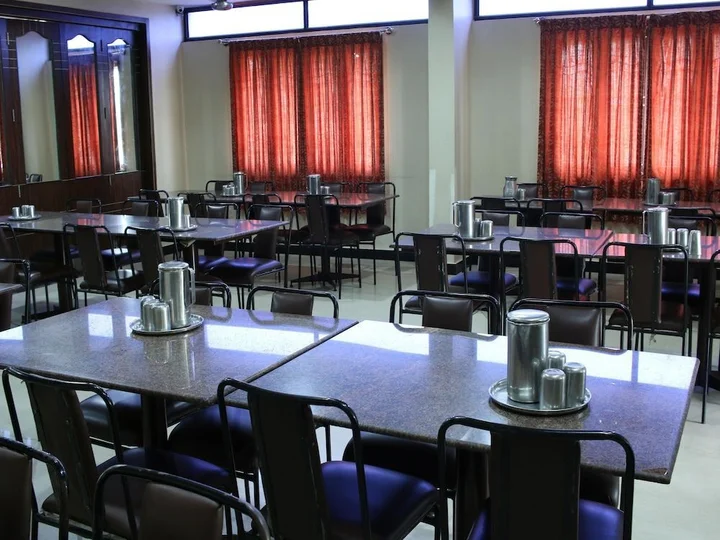 Тирупати: OYO 615 Hotel 7 Hills Inn
