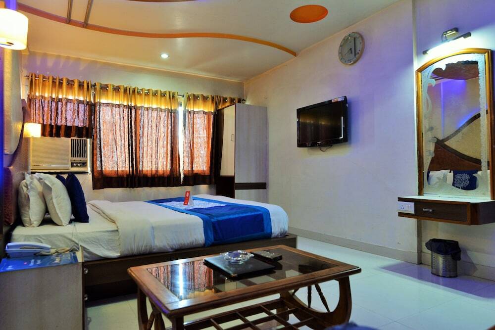 Сурат: OYO 1389 Hotel Relax Inn