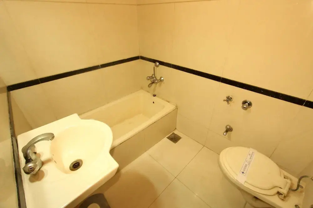 Сурат: OYO 1389 Hotel Relax Inn