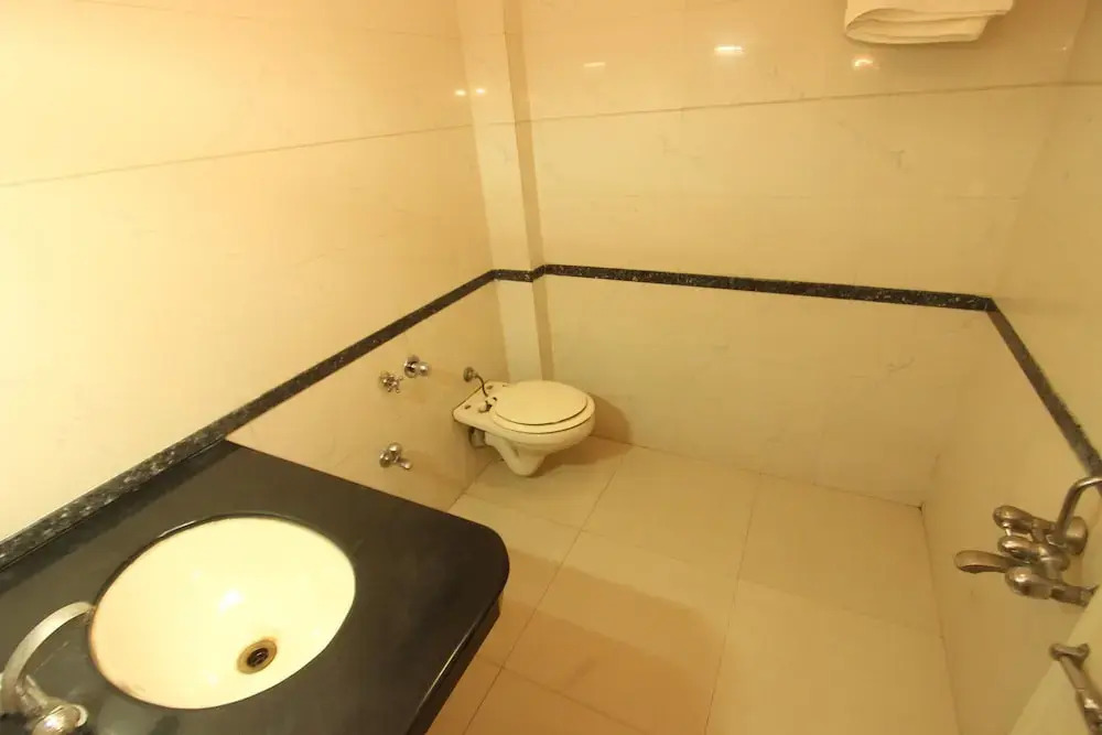 Сурат: OYO 1389 Hotel Relax Inn