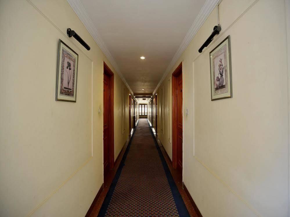Вадодара: OYO Rooms Dairy Den Circle
