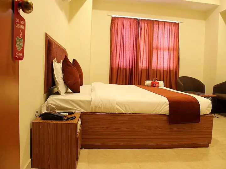 Вадодара: OYO 1697 Hotel PM Regency