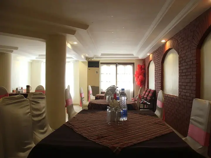 Вадодара: OYO 1697 Hotel PM Regency