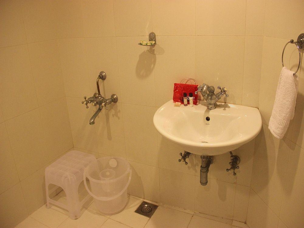 Вадодара: OYO 1697 Hotel PM Regency