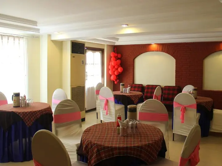 Вадодара: OYO 1697 Hotel PM Regency