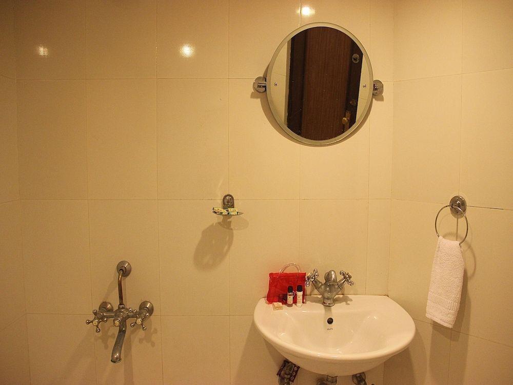 Вадодара: OYO 1697 Hotel PM Regency