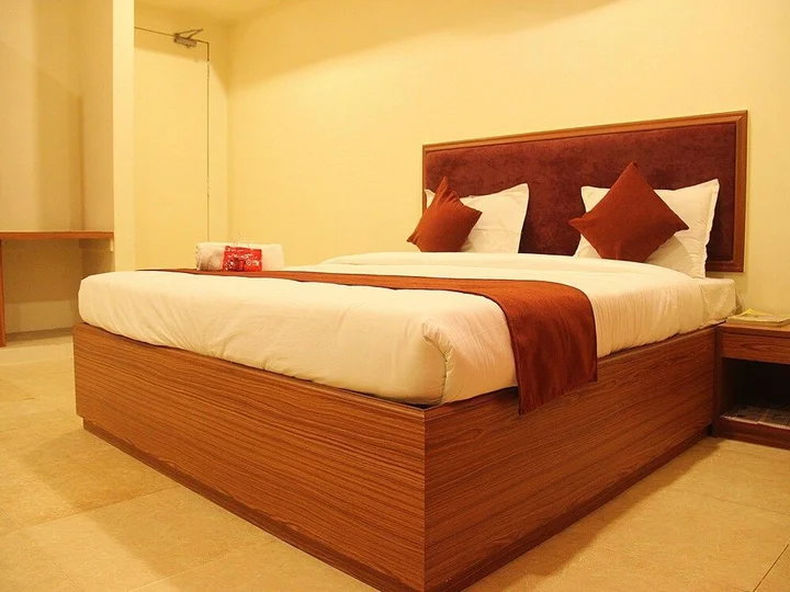 Вадодара: OYO 1697 Hotel PM Regency