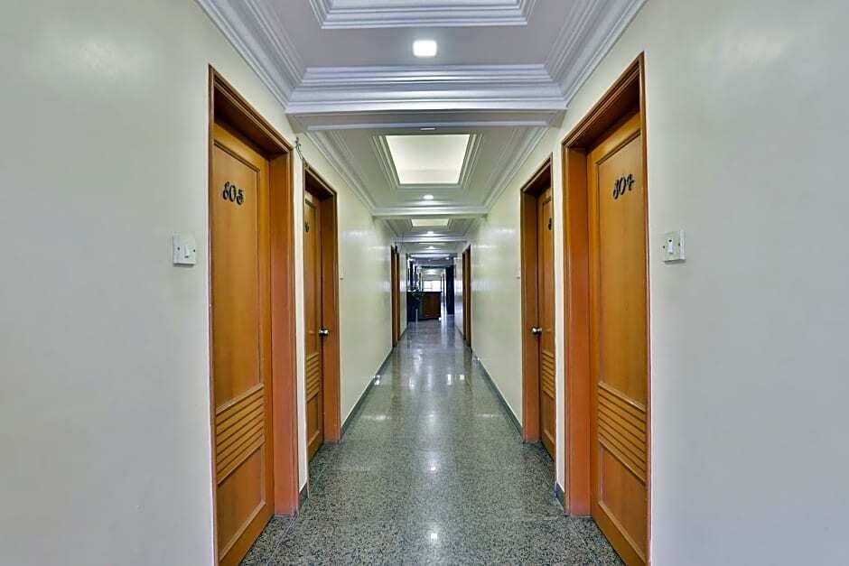 Вадодара: OYO 17117 Hotel Rainbow