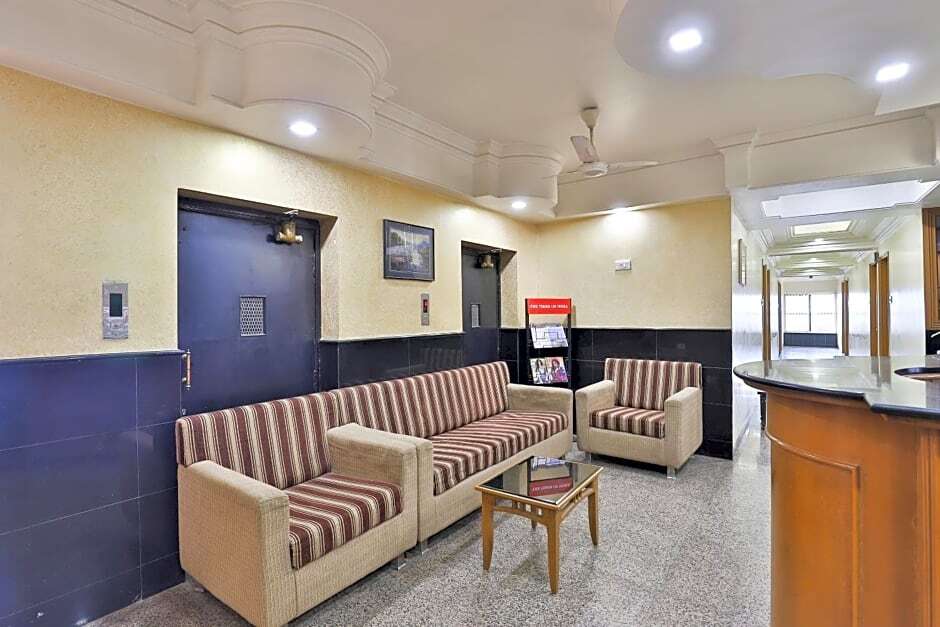 Вадодара: OYO 17117 Hotel Rainbow