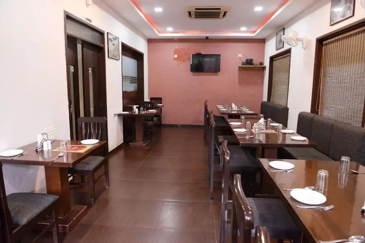 Вадодара: OYO 1030 Hotel Palm View Residency