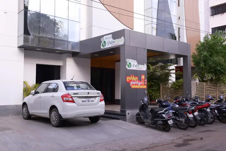 Вадодара: OYO 1030 Hotel Palm View Residency