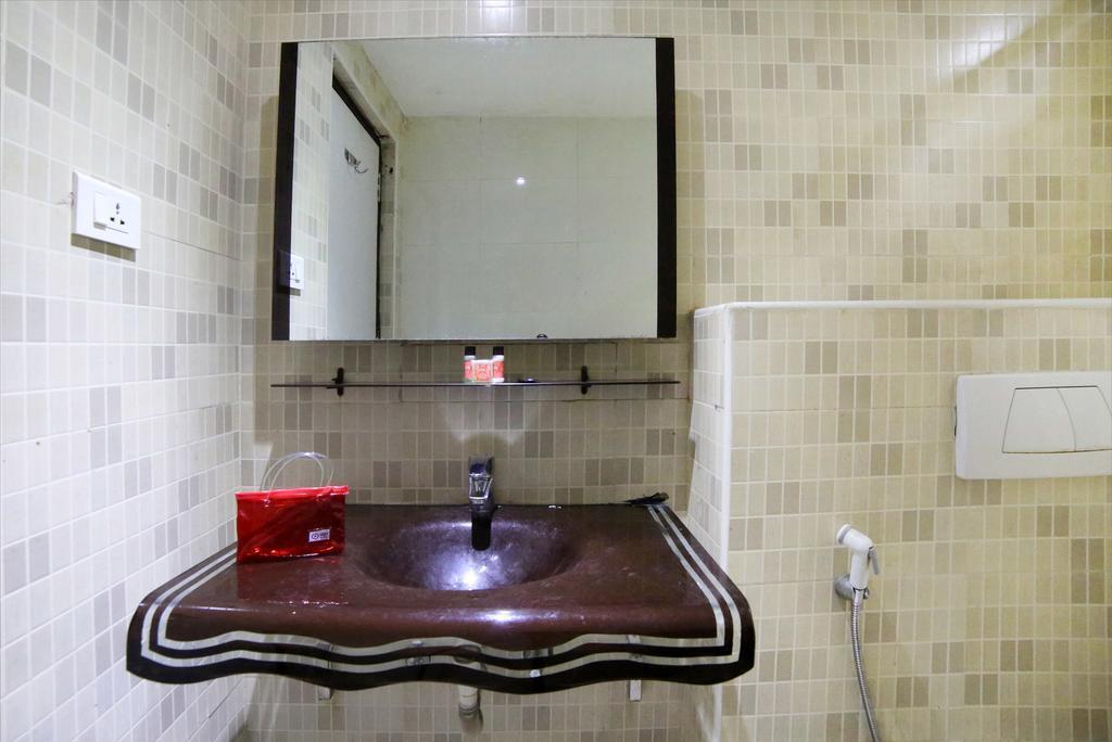 Виджаявада: OYO Rooms Benz Circle