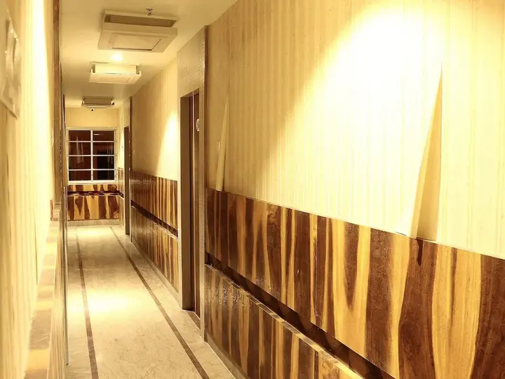 Колката: OYO Premium Airport Gate No 1