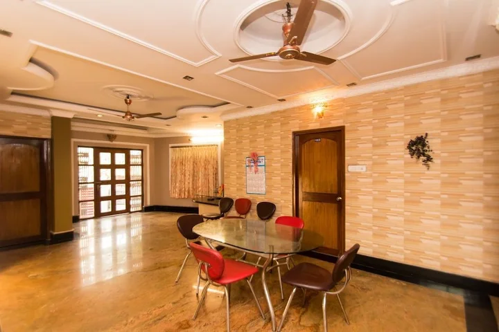 Колката: OYO 1857 Salt Lake Sector 2