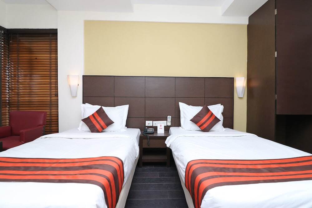 Колката: OYO Premium Ballygunge Lovelock Street