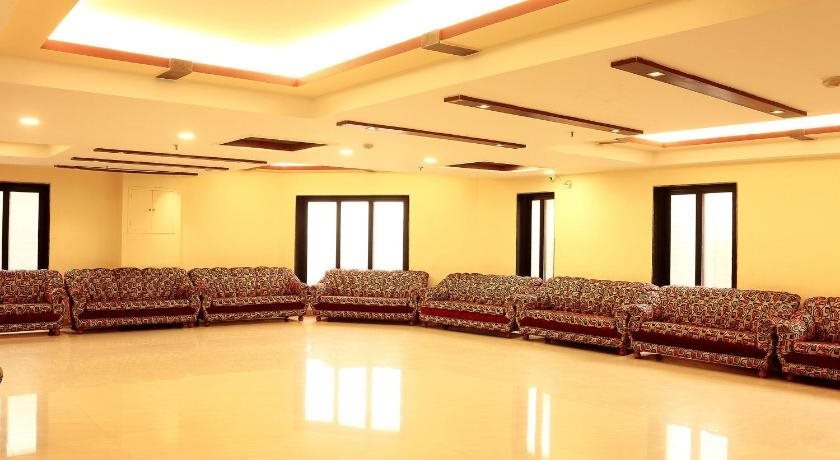 Колката: OYO Rooms Jatin Das Park Metro Station