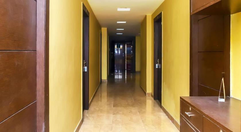Колката: OYO Rooms Jatin Das Park Metro Station
