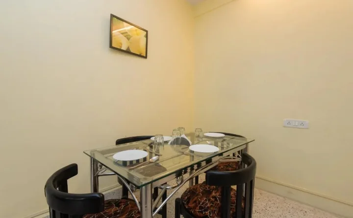 Мумбаи: OYO Apartments Malad Raheja Complex Road