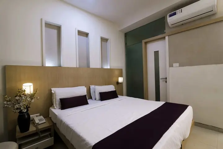 Нави-Мумбай: Hotel Monarch Guestline in MIDC Rabale, Navi Mumbai