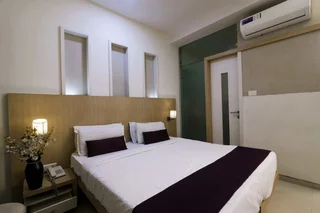 Нави-Мумбай: Hotel Monarch Guestline in MIDC Rabale, Navi Mumbai
