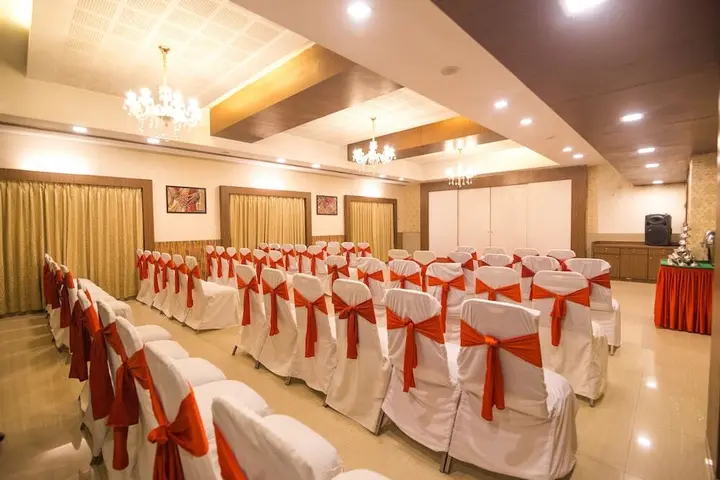 Нави-Мумбай: Hotel Monarch Guestline in MIDC Rabale, Navi Mumbai