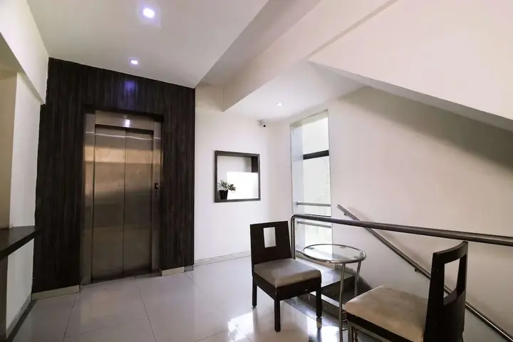 Нави-Мумбай: Hotel Monarch Guestline in MIDC Rabale, Navi Mumbai
