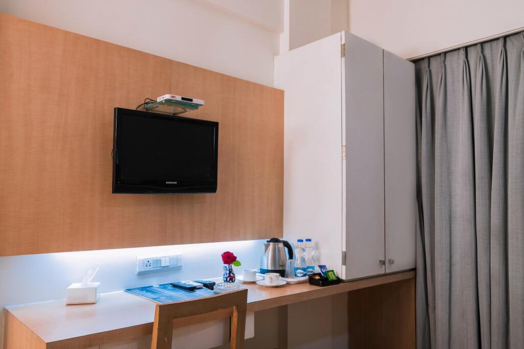 Hotel Monarch Guestline in MIDC Rabale, Navi Mumbai — фото 2