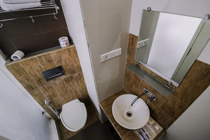 Нави-Мумбай: Hotel Monarch Guestline in MIDC Rabale, Navi Mumbai