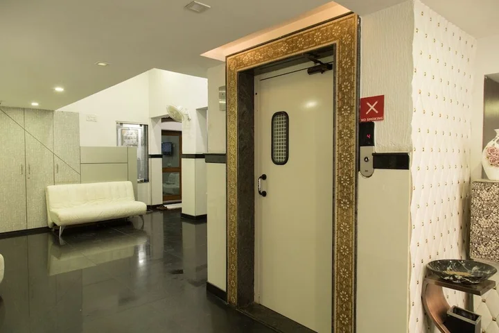 Нагпур: OYO Premium Nagpur C A Road