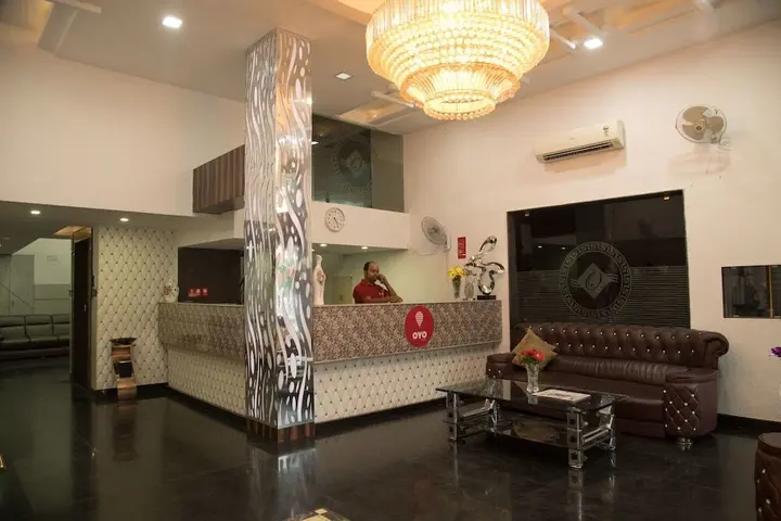 Нагпур: OYO Premium Nagpur C A Road