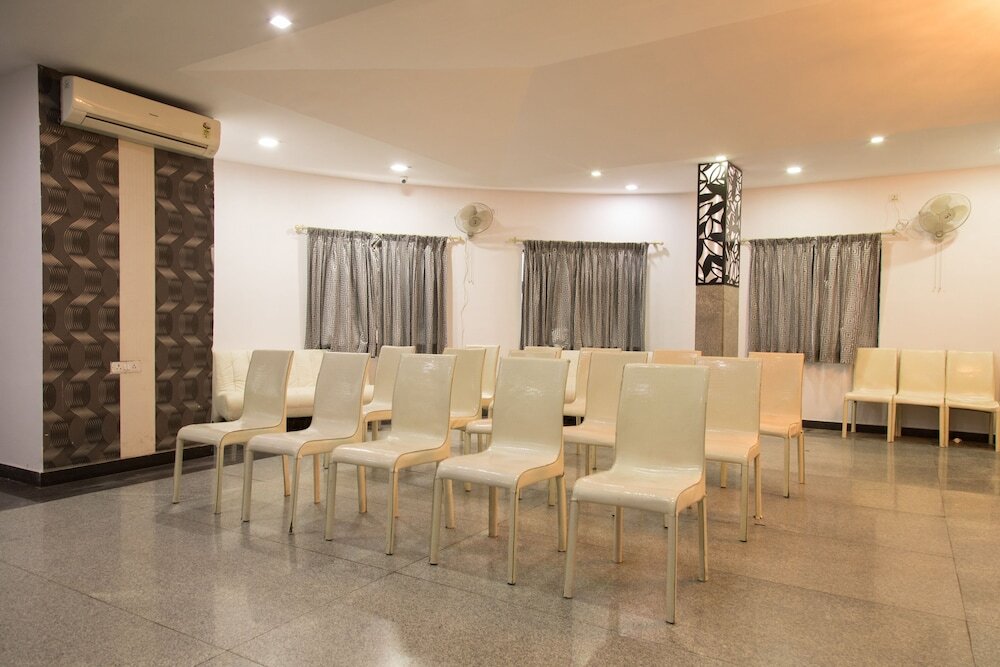 Нагпур: OYO Premium Nagpur C A Road