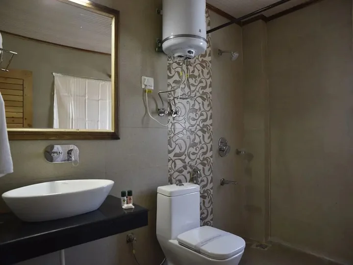 Манали: OYO Rooms Apple Orchards Gadherni