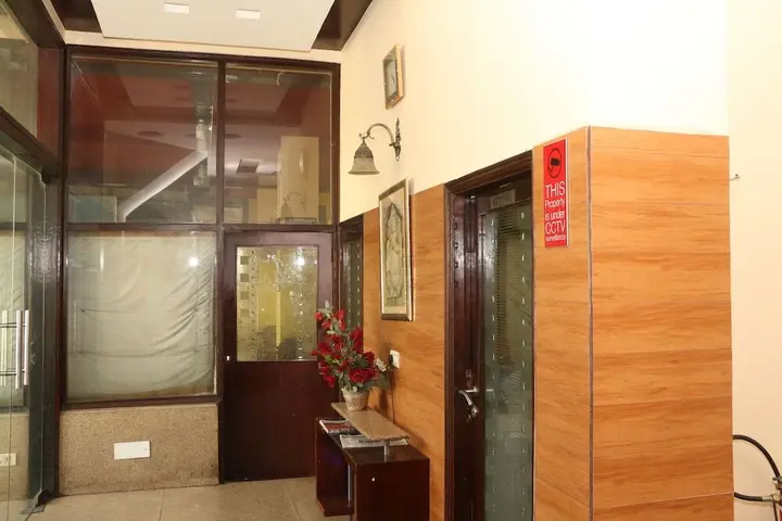 Лудхиана: OYO 1072 Hotel Leela Classic