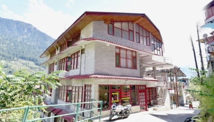 Манали: OYO Rooms Hadimba Cottages