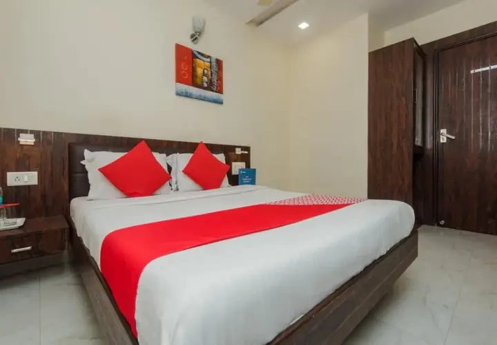 Hotel Amber — фото 1