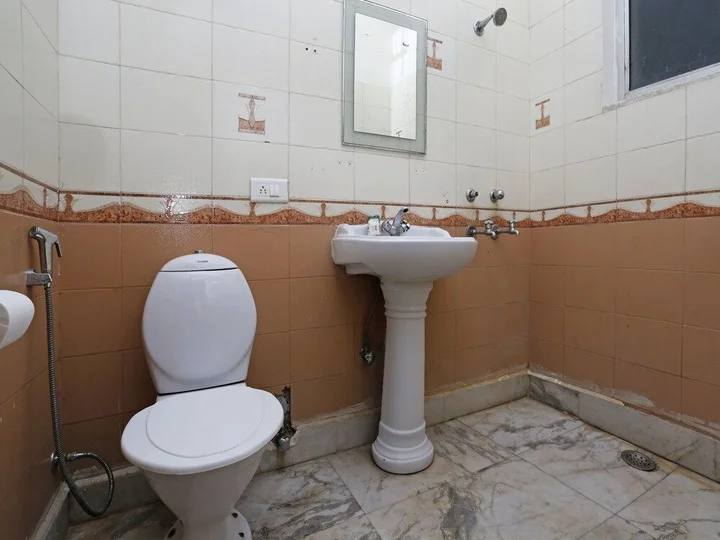 Фаридабад: OYO 834 Hotel Aashirwaad