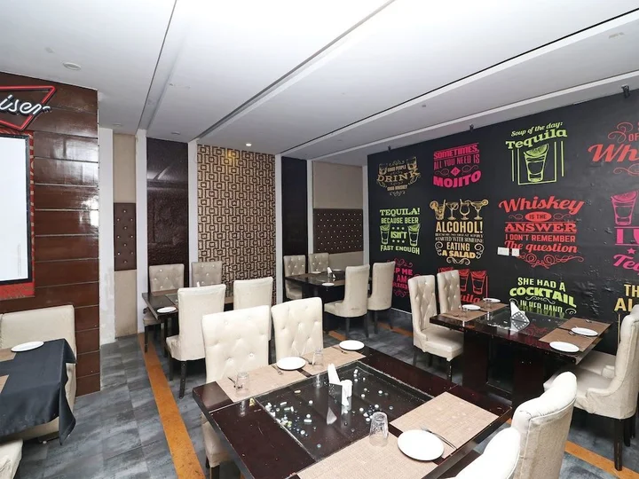 Фаридабад: OYO 1574 Hotel Abhinandan