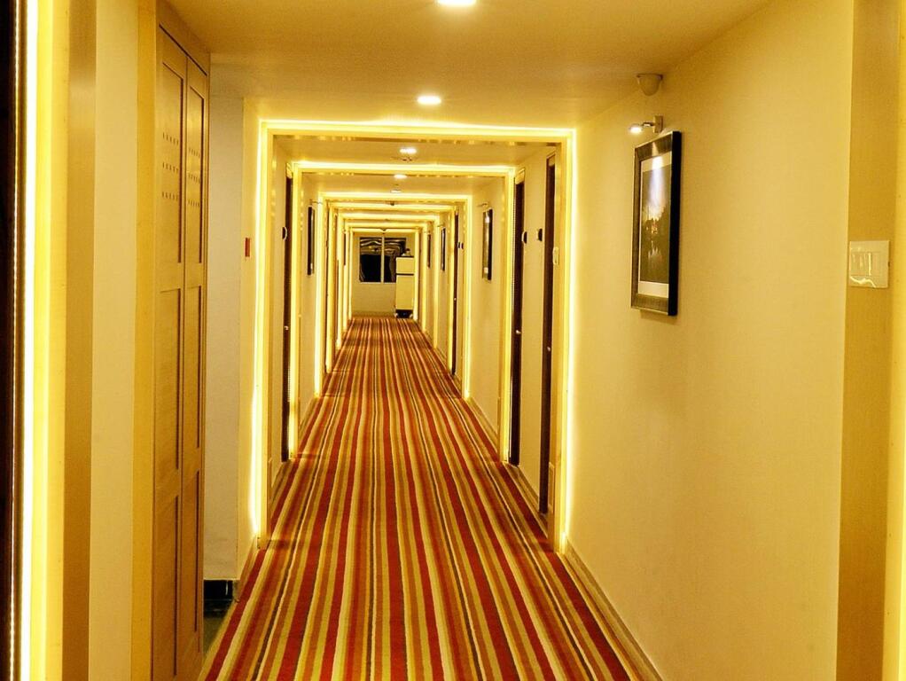 Соманур: Hotel Mahis Gateway