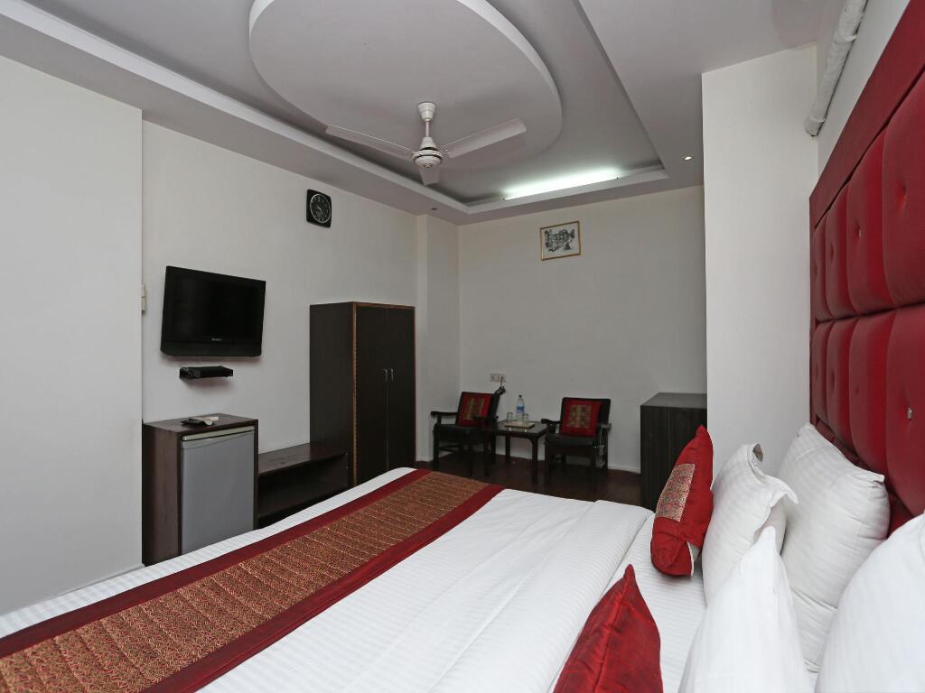 Нью-Дели: OYO 526 Hotel Asees Inn